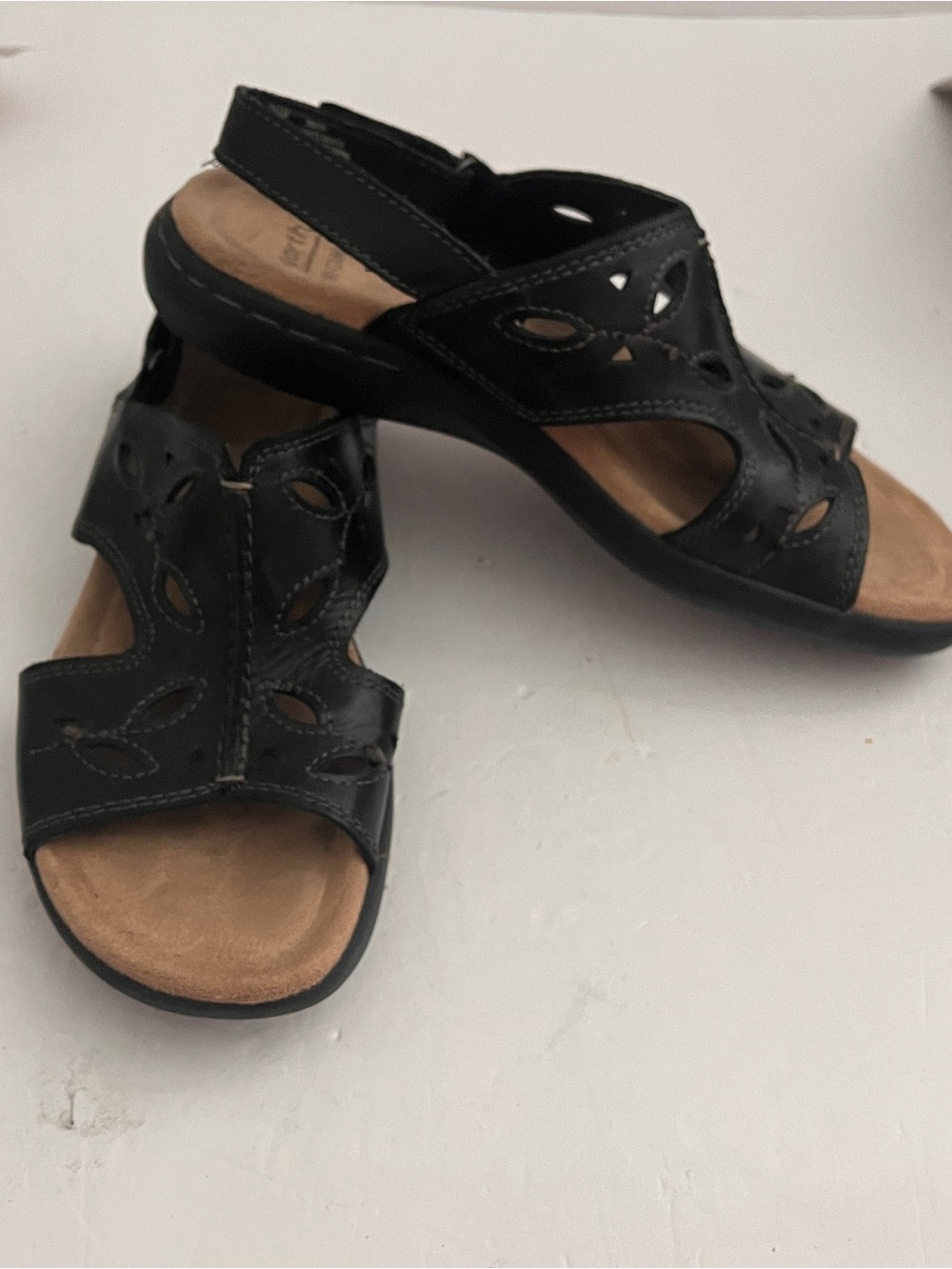 Earth Origins Black Cutout Slingback Sandals Size 6.5